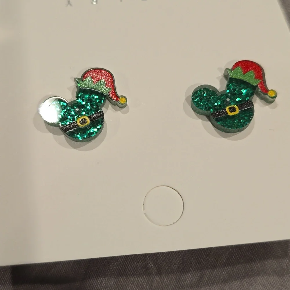 ❤️10/$13 new Christmas earrings